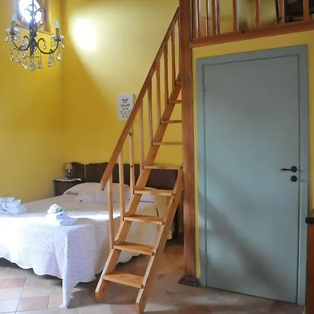 Casale Borgo Miriam أوفيدا