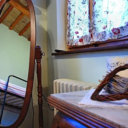 Casale Borgo Miriam بيت ضيافة أوفيدا